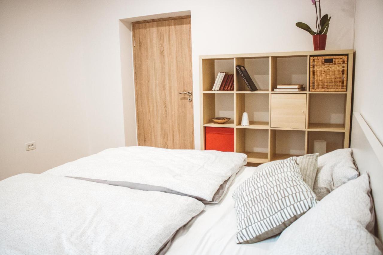 Entoli Apartment Podnanos Bagian luar foto
